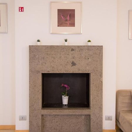 Barberini Square Apartment Rome Bagian luar foto