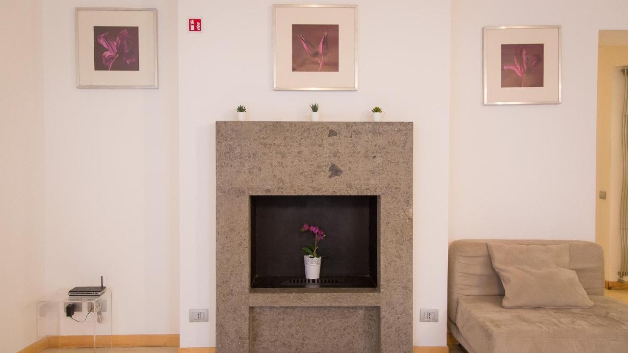 Barberini Square Apartment Rome Bagian luar foto