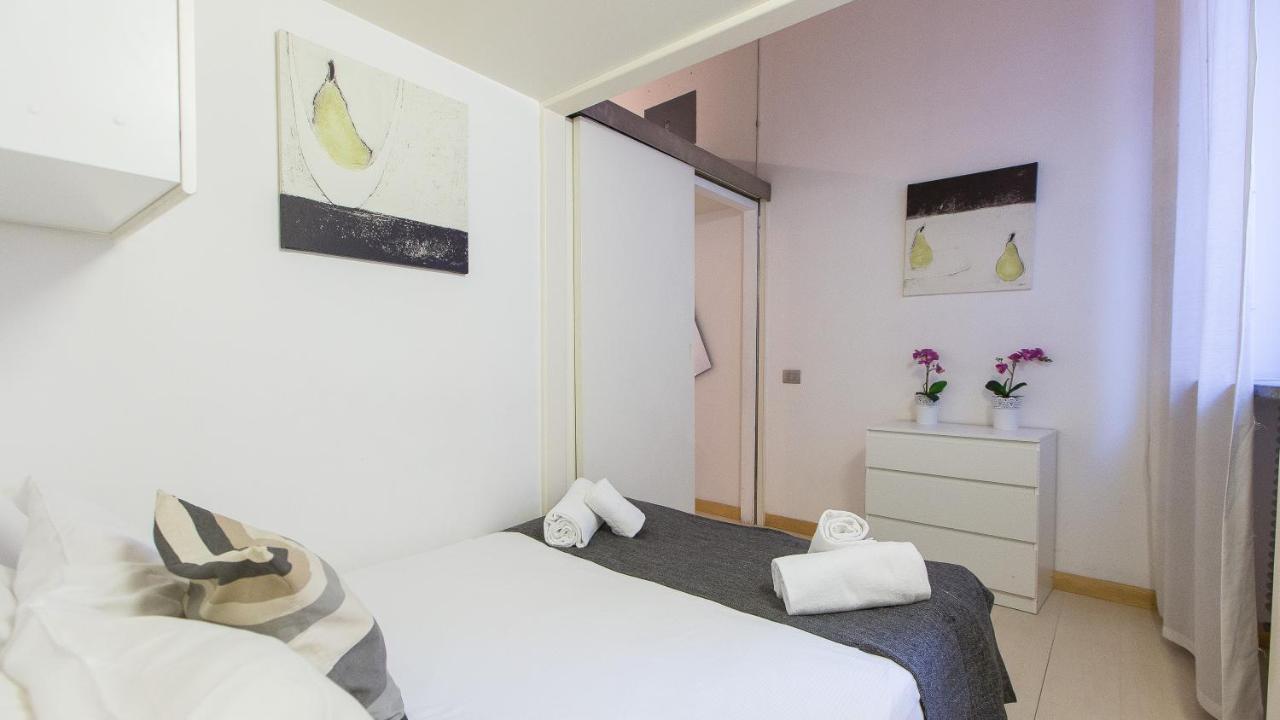 Barberini Square Apartment Rome Bagian luar foto